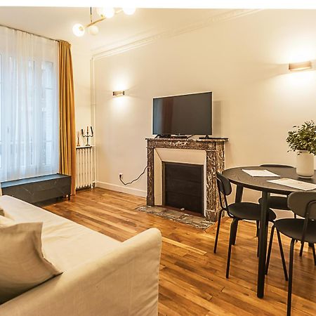 The Square, Paris-Asnieres, Private Apartment With Bedroom And Living Room Zewnętrze zdjęcie