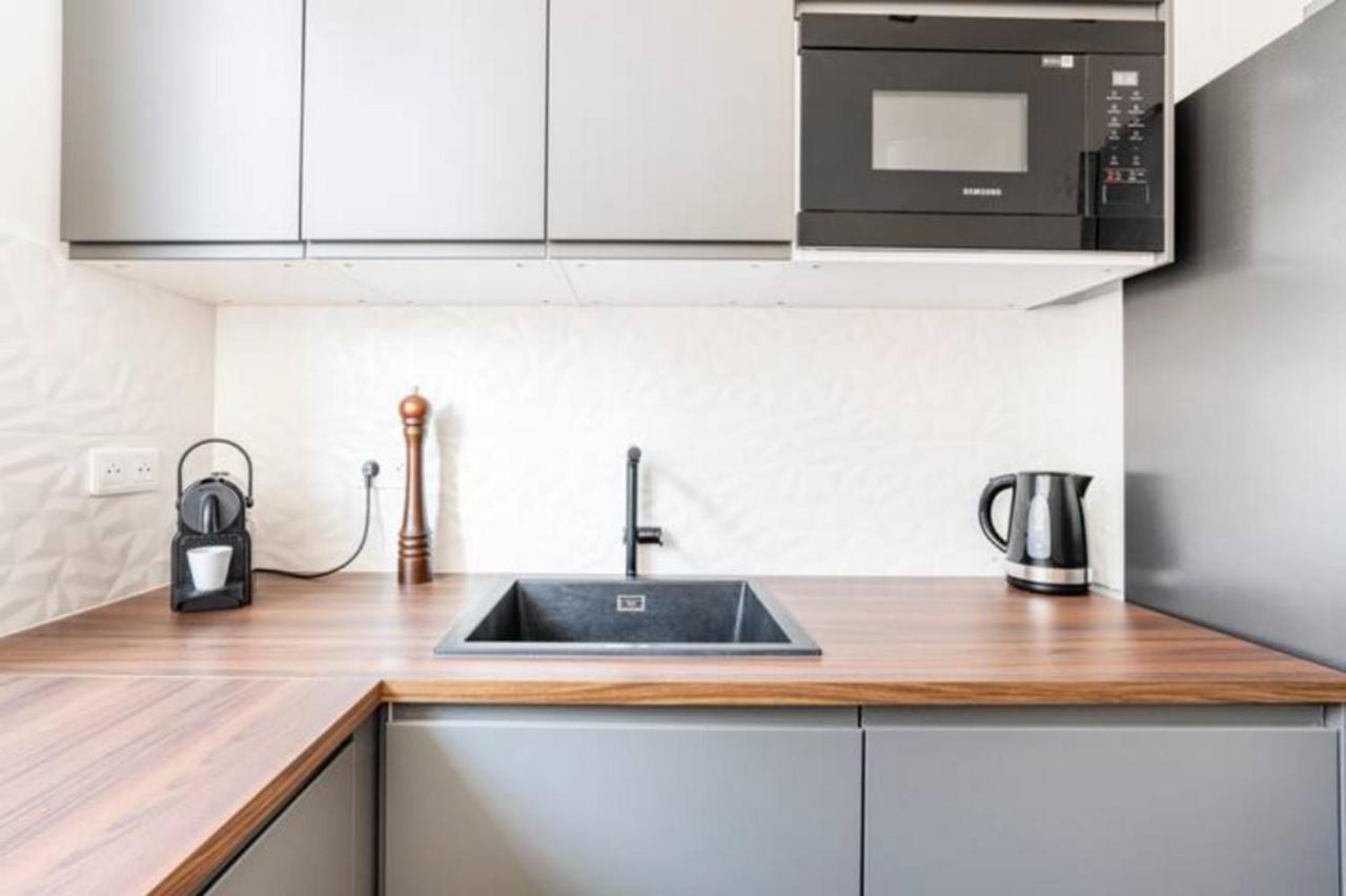The Square, Paris-Asnieres, Private Apartment With Bedroom And Living Room Zewnętrze zdjęcie