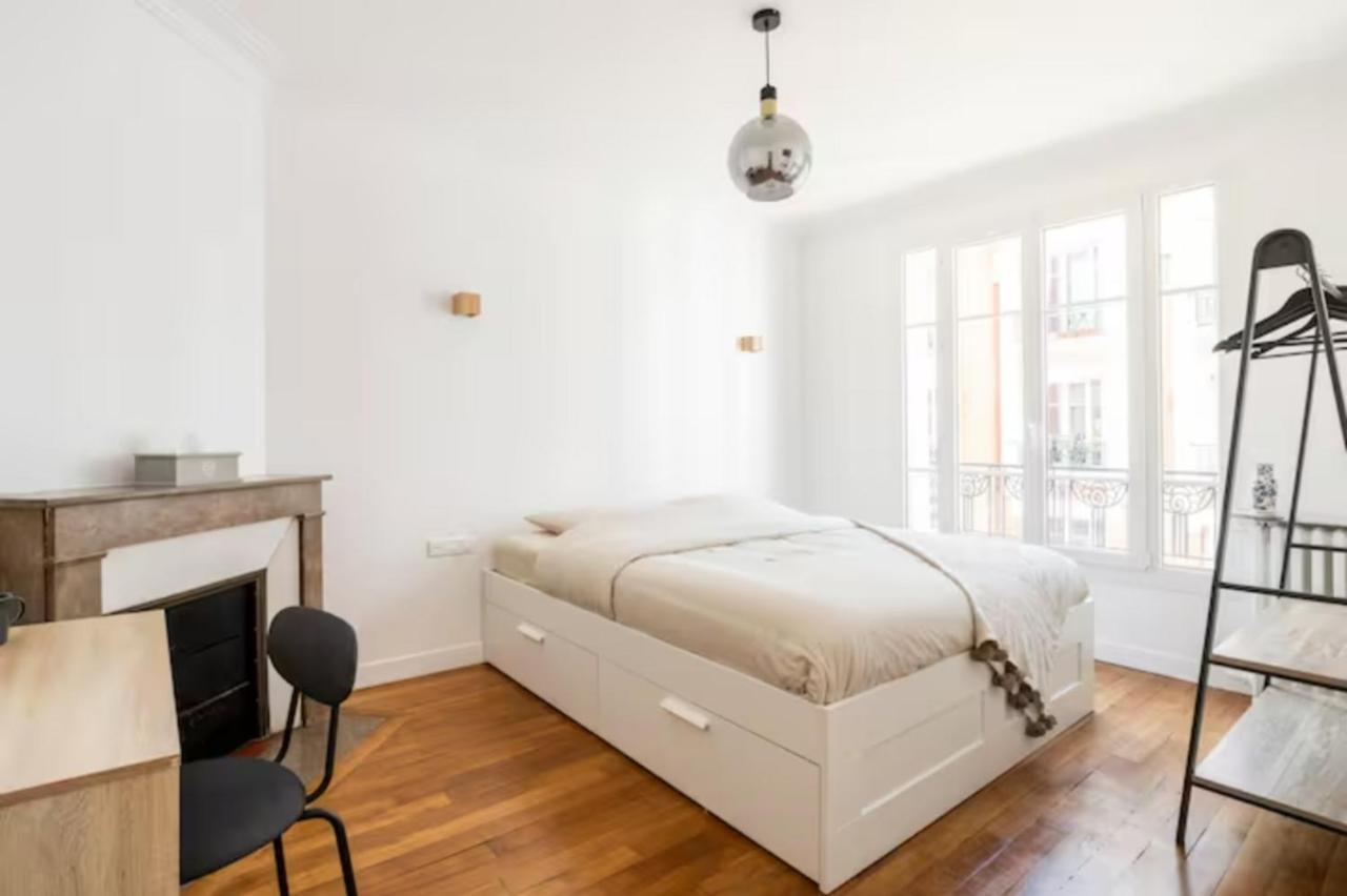 The Square, Paris-Asnieres, Private Apartment With Bedroom And Living Room Zewnętrze zdjęcie