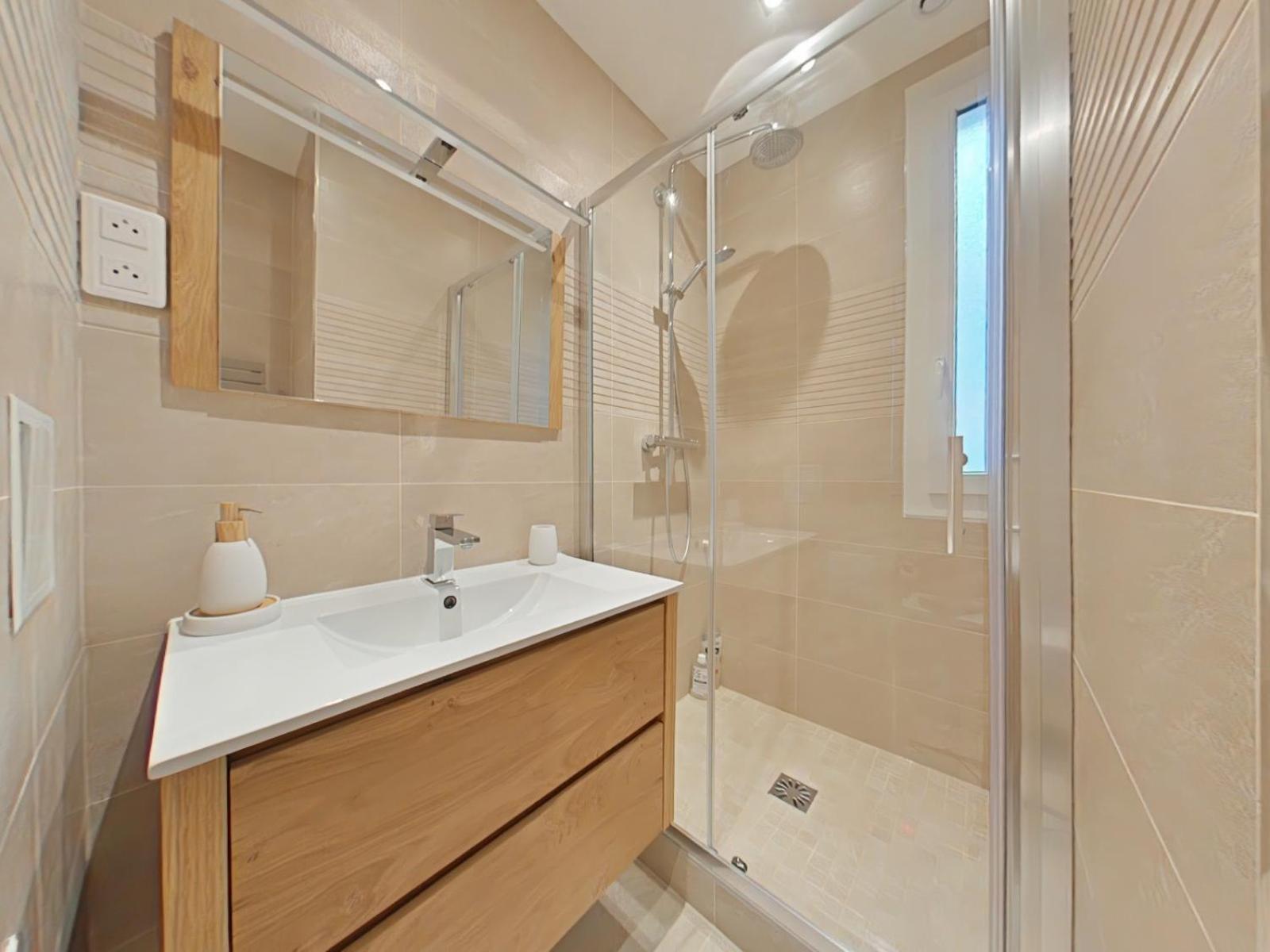 The Square, Paris-Asnieres, Private Apartment With Bedroom And Living Room Zewnętrze zdjęcie